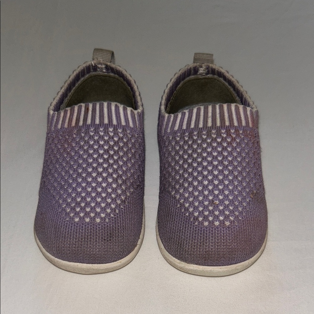 See Kai run slide on’s size 6